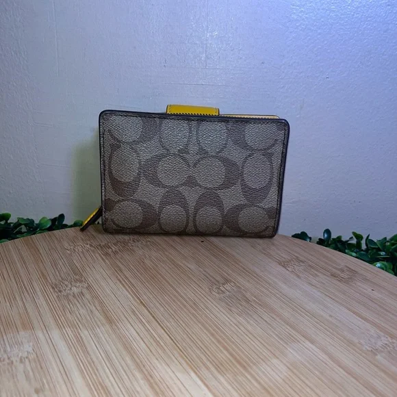 🔥 COACH PEPPLE LEATHER FANNY PACK WITH MED CORNER ZIP WALLET ORCHRE YELLOW KHAKI - Picture 8 of 11